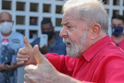 Eleições: Lula supera Bolsonaro e lidera potencial de voto para 2022, segundo Ipec