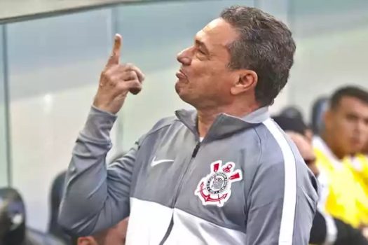 Luxemburgo mantém otimismo e destaca evolução do Corinthians após derrota em Curitiba