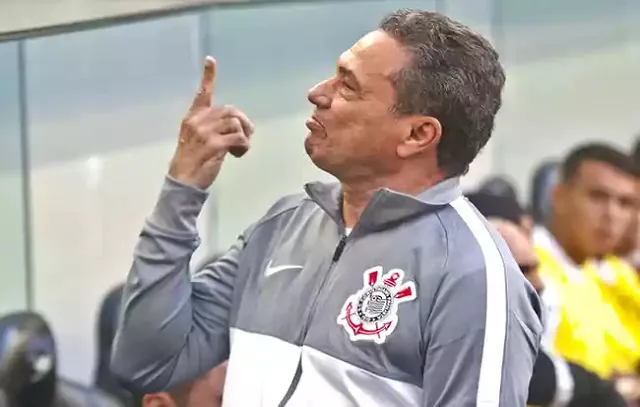 Luxemburgo mantém otimismo e destaca evolução do Corinthians após derrota em Curitiba