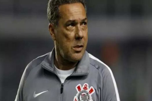 Em turbulência, Corinthians junta cacos para ter titulares contra Botafogo