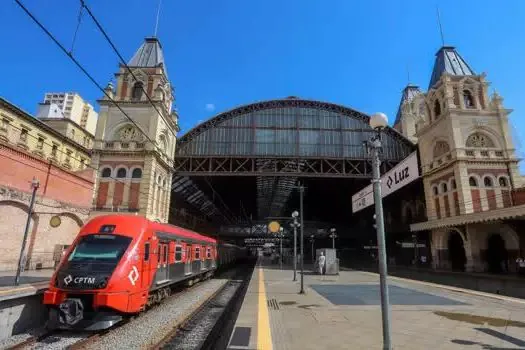 Estações do metrô paulistano cadastram estudantes para vaga de estágio