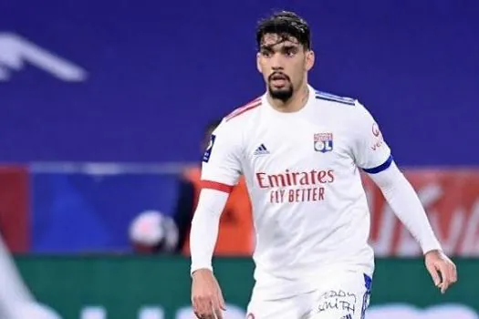 Com Paquetá envolvido em confusões, Lyon joga mal em casa, mas vence no Francês