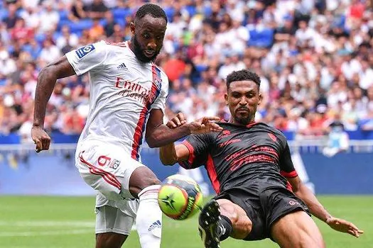 Lyon abre 3 a 1, mas permite reação do surpreendente Foot Clermont