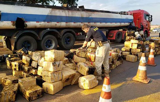 PRF apreende quase 3 toneladas de maconha no Paraná