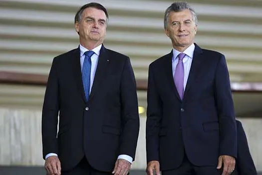 Em campanha, Macri aproveita visita de Bolsonaro para mostrar apoio externo