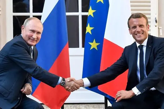 Em encontro com Putin, Macron pede “desescalada” de tensões e que guerra seja evitada