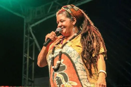 Ialorixá eleita patrimônio vivo, Mãe Beth de Oxum faz a revolução cultural no terreiro