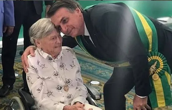 Bolsonaro chega a Eldorado para velório da mãe