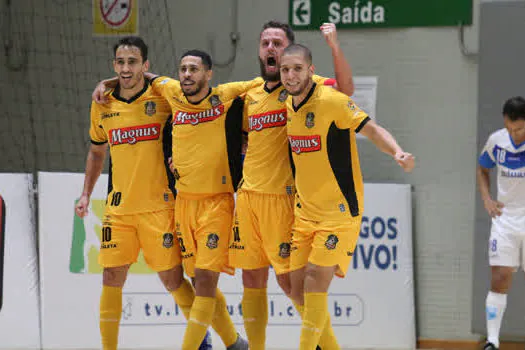 Magnus vence 9ª seguida na Liga Nacional de Futsal