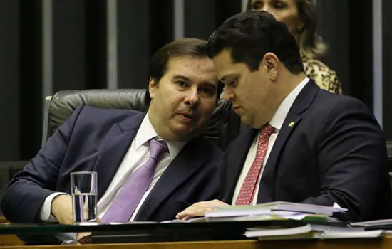 Senado oficializa defesa de tese de reeleição na Casa