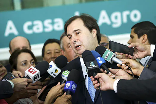 Maia quer votar nesta semana projetos ambientais que tenham consenso