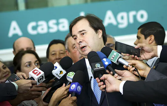 Maia quer votar nesta semana projetos ambientais que tenham consenso