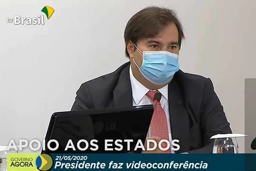 Reforma administrativa terá de ser repensada no pós-crise, diz Maia em reunião