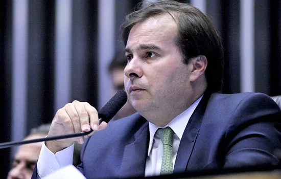 Maia prevê votação de PEC sobre prisão em 2ª instância em março