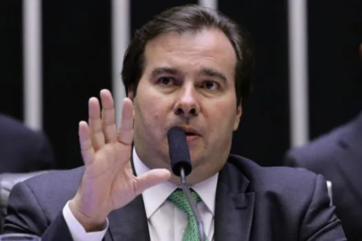 ‘Eu ainda não bloqueei o Guedes no Whatsapp’, diz Rodrigo Maia