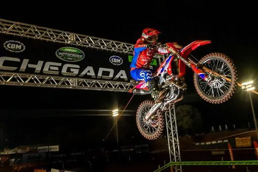 Maiara Basso vence corrida da MXF na equipe Honda Racing no Brasileiro de Motocross