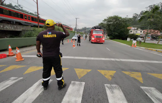 Bloqueio Educativo começa o início do Maio Amarelo em Ribeirão Pires