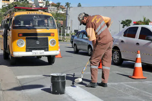 Maio Amarelo promove manutenção de faixas em Ribeirão Pires