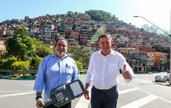 Prefeito Orlando Morando inicia Mais Luz no Cafezal