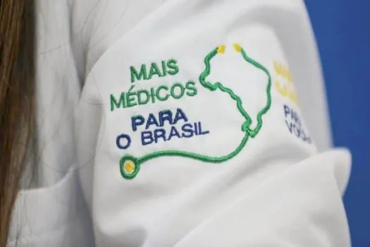 Governo ampliará Mais Médicos com prioridade aos brasileiros