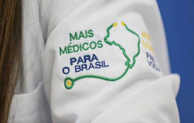 Governo ampliará Mais Médicos com prioridade aos brasileiros