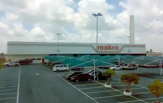 Carrefour compra 30 lojas do Makro fora de São Paulo por quase R$ 2 bilhões