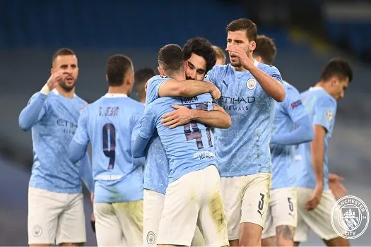 Com golaço de Agüero, City bate Crystal Palace e seca United para ser campeão