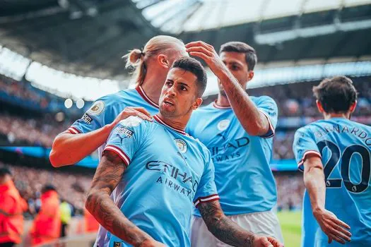 Manchester City goleia Southampton e assume liderança; Bruno Guimarães brilha