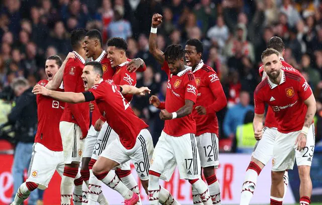 Manchester United despacha Brighton nos pênaltis e vai à final da Copa da Inglaterra