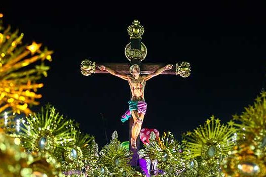 Bolsonaro critica Mangueira por enredo sobre Jesus