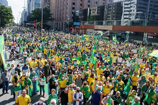 ‘Viram quanta gente lá?’, diz Bolsonaro sobre manifestações do dia 1º