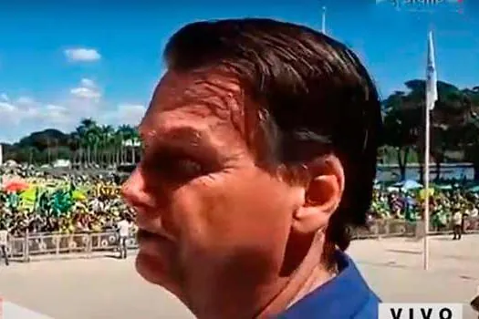 Bolsonaro participa de manifestação e diz que não irá ‘mais admitir interferência’