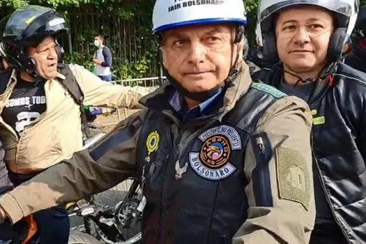 Governo de SP autua Bolsonaro por não uso de máscara em manifestação na Capital