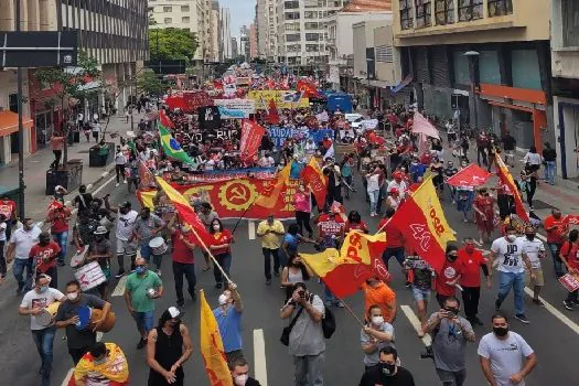 Manifestações contra o governo é assunto mais comentado no Twitter