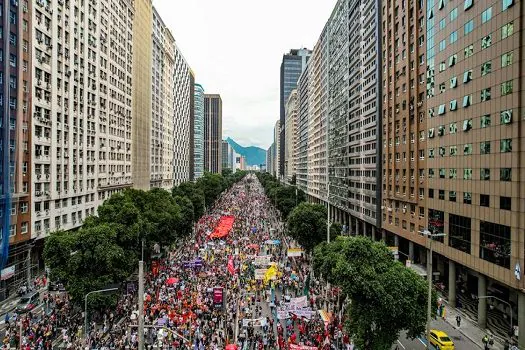 Manifestações de hoje querem levar 1 milhão de pessoas às ruas contra Bolsonaro