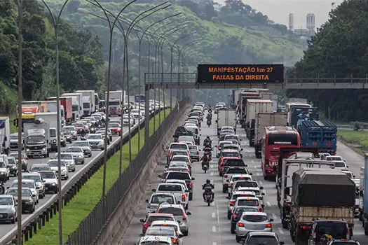 Greve dos caminhoneiros: com protestos pontuais, rodovias têm fluxo livre, diz PRF