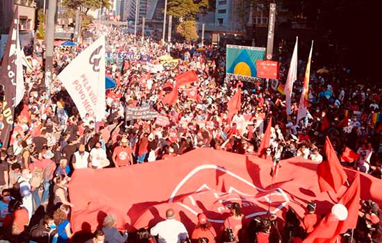 MBL e Vem Pra Rua querem ato apartidário no protesto deste domingo