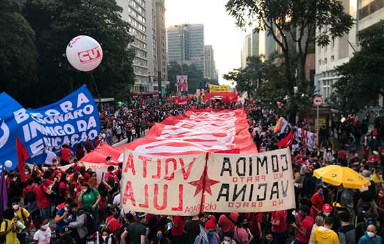 Atos contra governo: Manifestantes fecham Avenida Paulista neste sábado