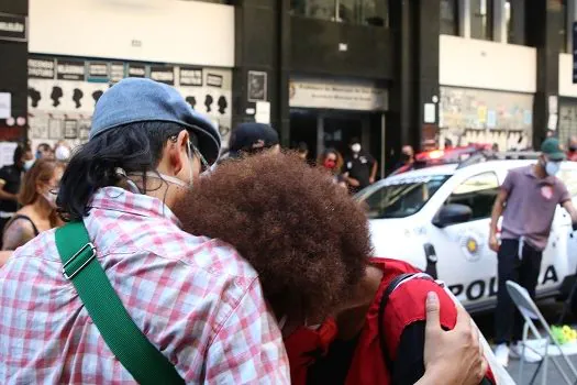 Professores municipais fazem manifestação no centro de São Paulo