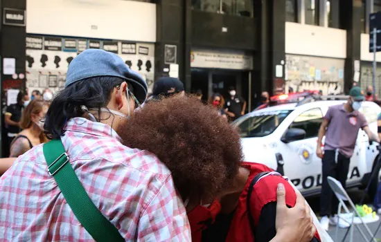 Professores municipais fazem manifestação no centro de São Paulo