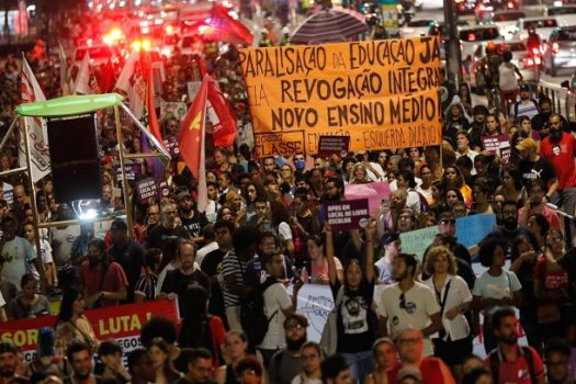 Professores e alunos realizaram manifestação em SP contra novo ensino médio