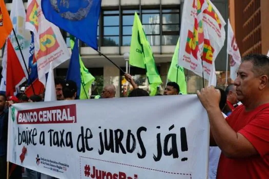 Centrais sindicais fazem atos por melhores condições de trabalho