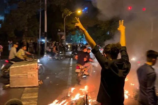 Irã tem manifestações em ao menos 46 cidades, após morte de Mahsa Amini