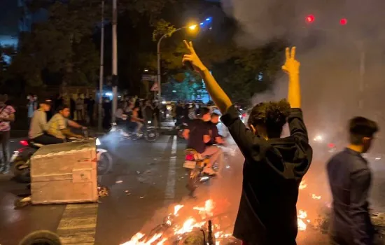 Irã tem manifestações em ao menos 46 cidades