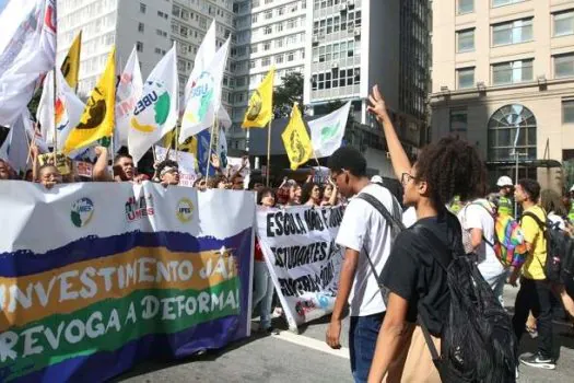 Grêmio estudantil está presente em uma a cada dez escolas públicas