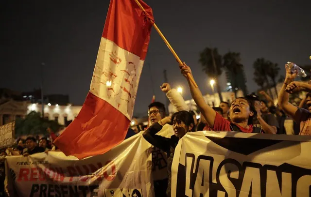 Com polarização e desconfiança na política