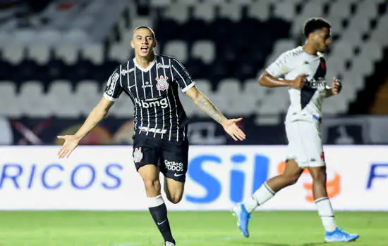 Com mais um gol no fim de Everaldo