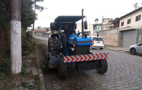 Máquinas Papa-Mato reforçam limpeza na Santa Luzia