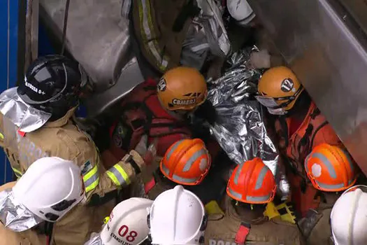 Maquinista morre depois de sete horas preso nas ferragens de trem