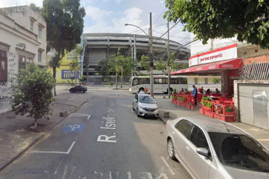 Um homem é morto a tiros e outro fica ferido em briga de bar próximo ao Maracanã